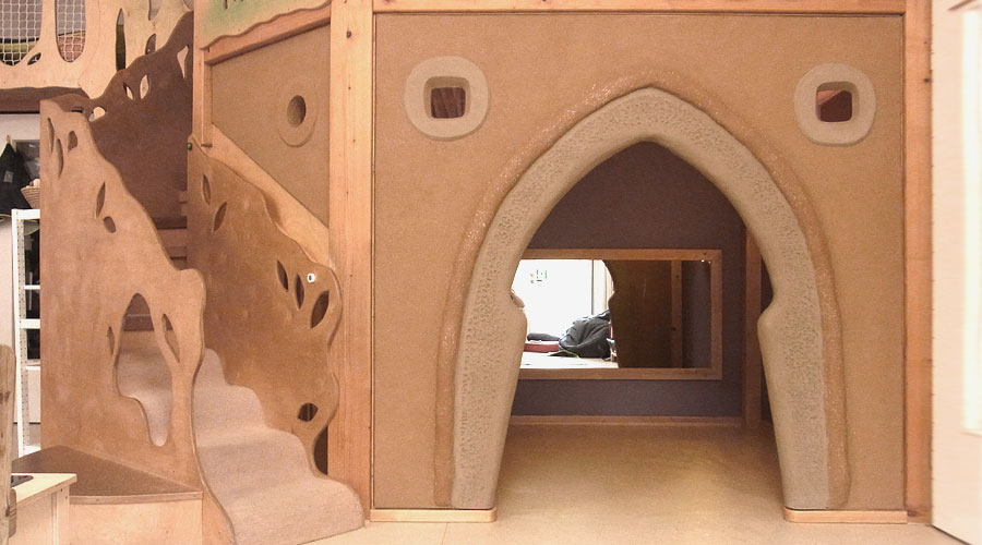 Bildungsräume für Kitas, hier: Raumgestaltung mit Lehmwänden und Naturmaterialien