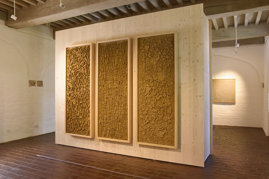 pur - Perspektiven aus Lehm. Eine Ausstellung des Künstlers Daniel Duchert im Schloss Reinbek.